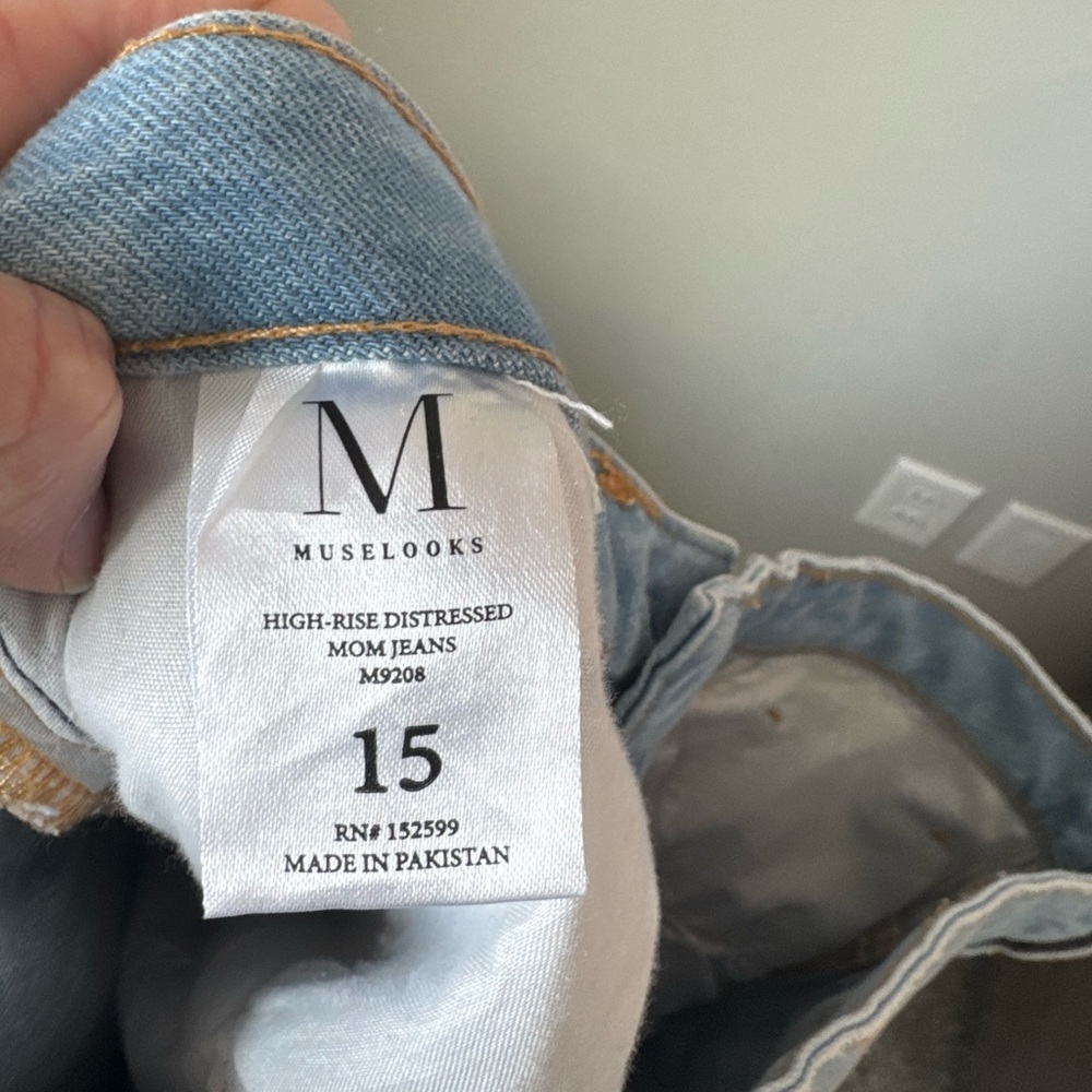 Casual Light Blue Boyfriend Jeans - Picture 4 of 4